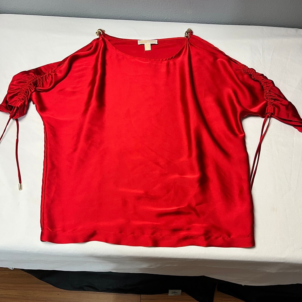 Michael Kors Red Blouse Gold Chain Cold Shoulder Detail Ruched Sleeve Top Size M